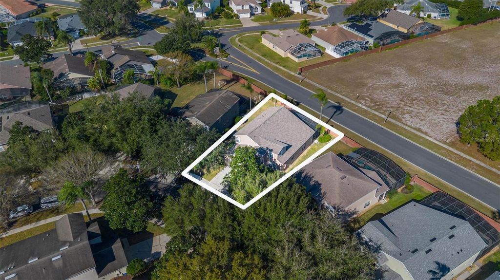 Image 3 of property listing at 8019 ACADIA ESTATES COURT, Kissimmee, FL 34747