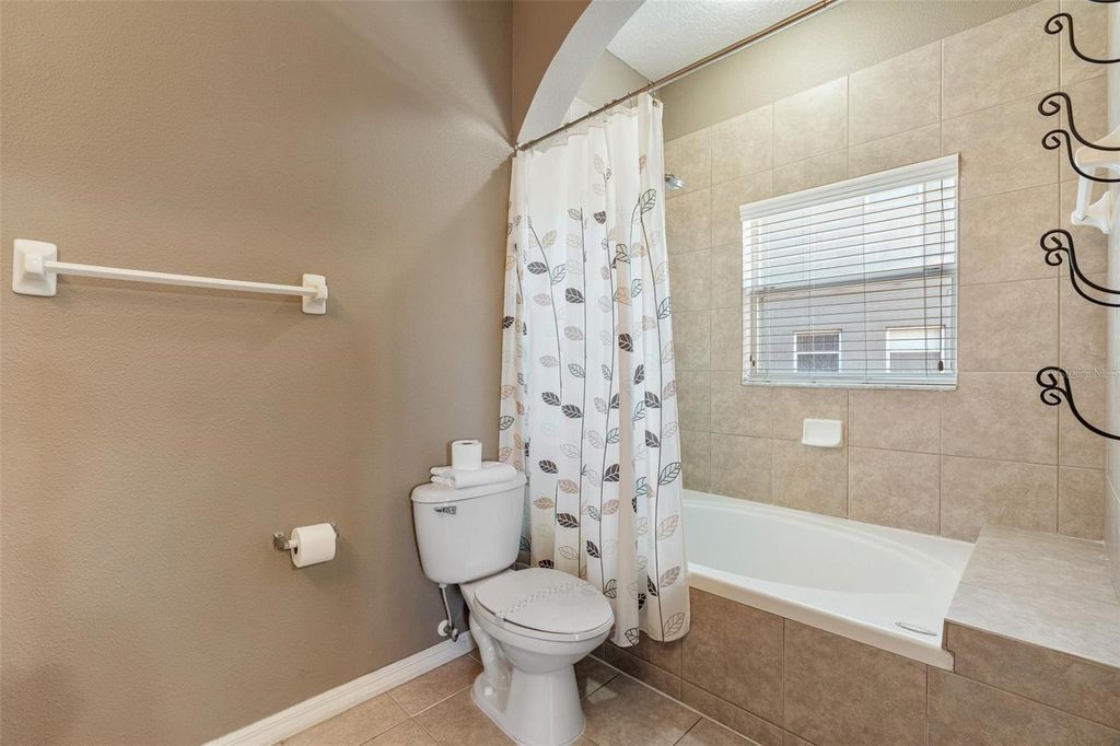 Image 33 of property listing at 8019 ACADIA ESTATES COURT, Kissimmee, FL 34747