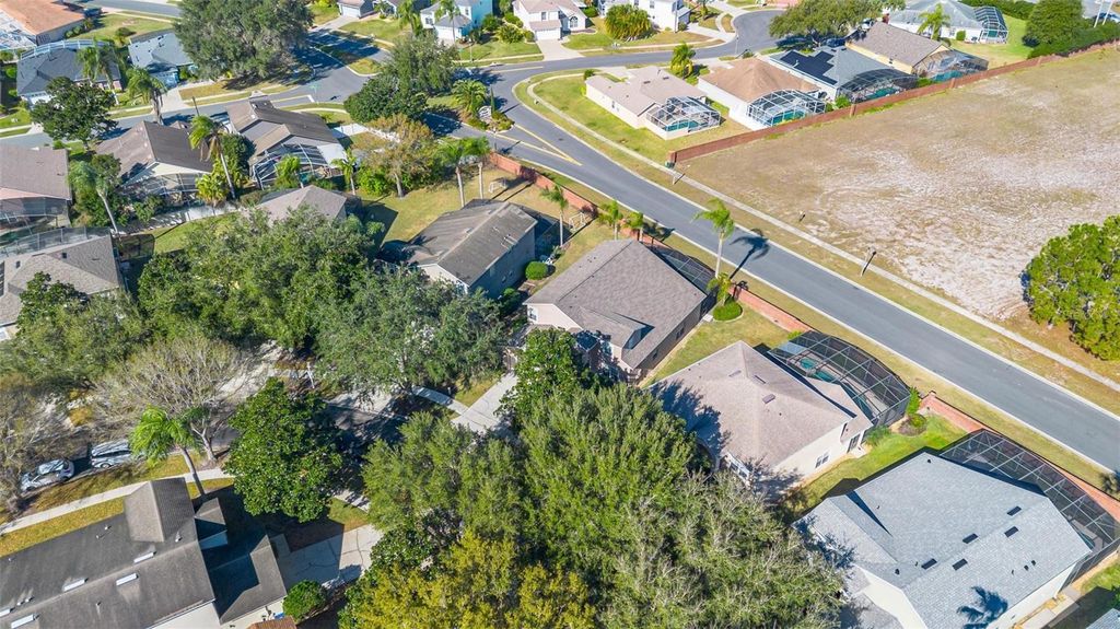 Image 39 of property listing at 8019 ACADIA ESTATES COURT, Kissimmee, FL 34747