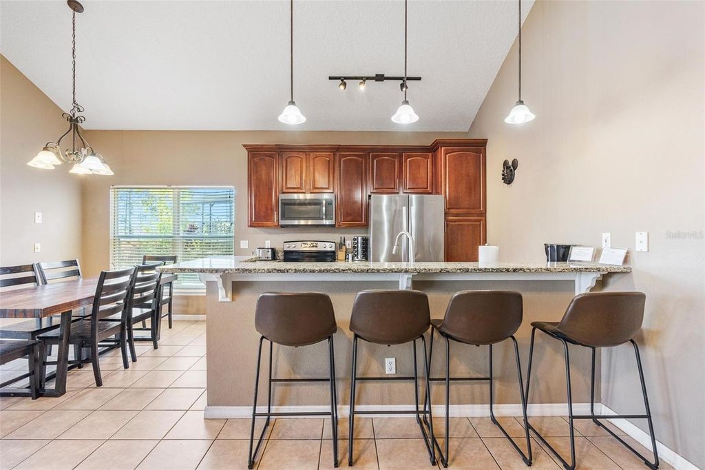 Image 7 of property listing at 8019 ACADIA ESTATES COURT, Kissimmee, FL 34747