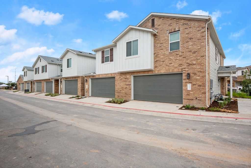 17413 Homestead Haven DR, Bee Cave, TX 78738