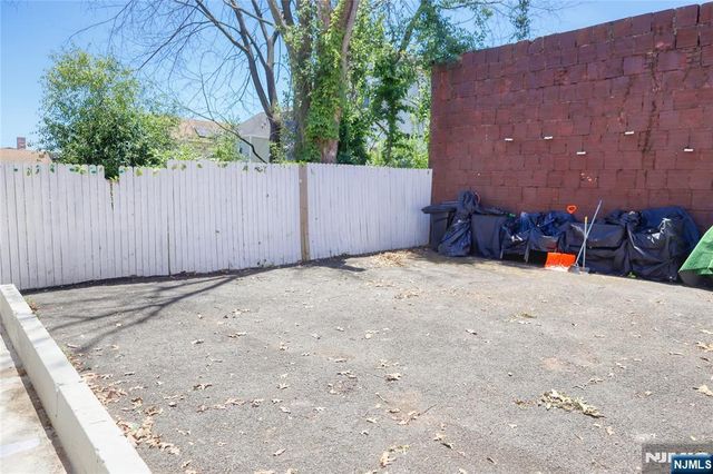 9 Emerson Place, Newark, NJ 07114