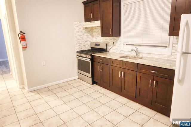 9 Emerson Place, Newark, NJ 07114