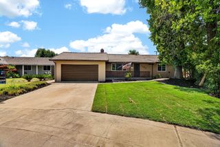1126 Lakehome Dr, Lodi, CA 95242