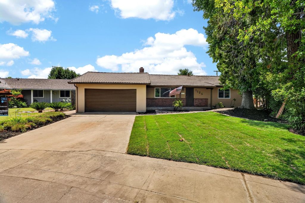 1126 Lakehome Dr, Lodi, CA 95242