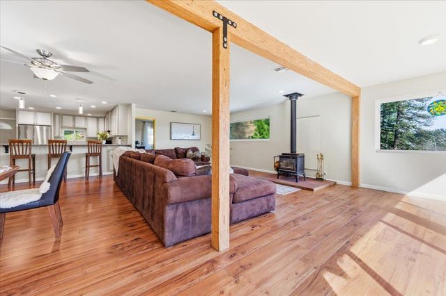 549 Glenwood Rd, Grass Valley, CA 95945