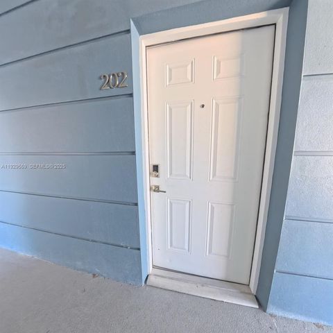 1620 NW 18th St 203, Miami, FL 33125