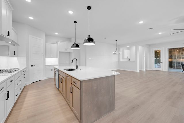 2085 Pine Grove Lane, Arlington, TX 76005