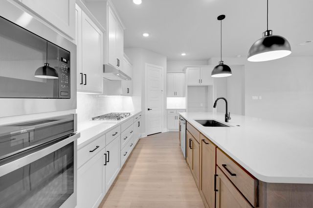 2085 Pine Grove Lane, Arlington, TX 76005