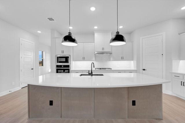 2085 Pine Grove Lane, Arlington, TX 76005