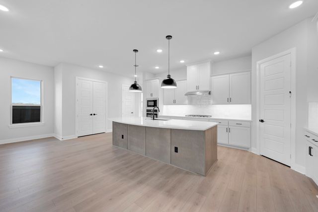 2085 Pine Grove Lane, Arlington, TX 76005