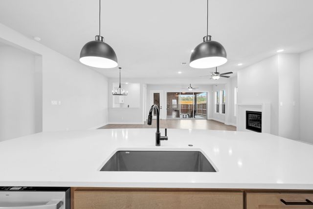 2085 Pine Grove Lane, Arlington, TX 76005