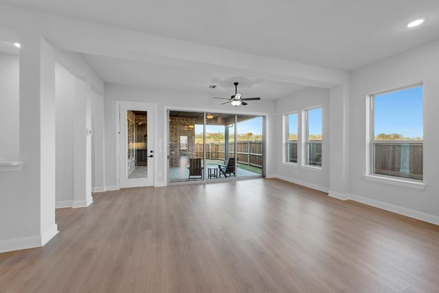 2085 Pine Grove Lane, Arlington, TX 76005