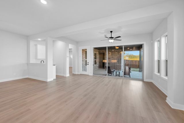 2085 Pine Grove Lane, Arlington, TX 76005