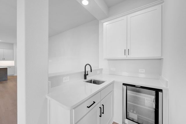 2085 Pine Grove Lane, Arlington, TX 76005