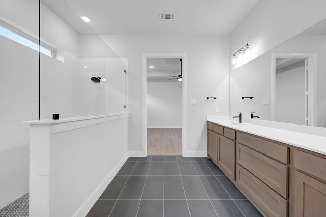 2085 Pine Grove Lane, Arlington, TX 76005