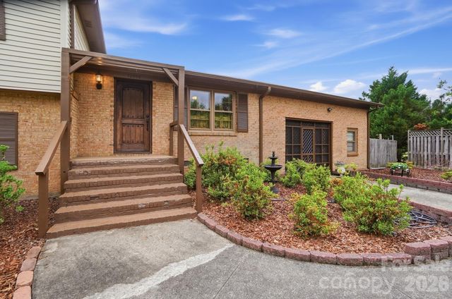12006 Swanee Lane, Charlotte, NC 28273