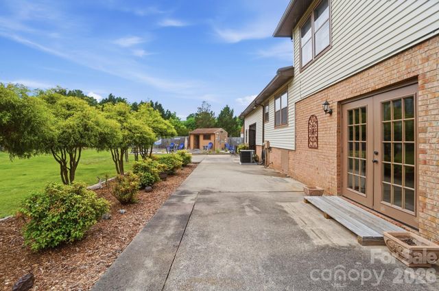 12006 Swanee Lane, Charlotte, NC 28273