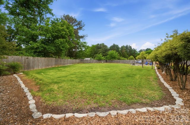12006 Swanee Lane, Charlotte, NC 28273