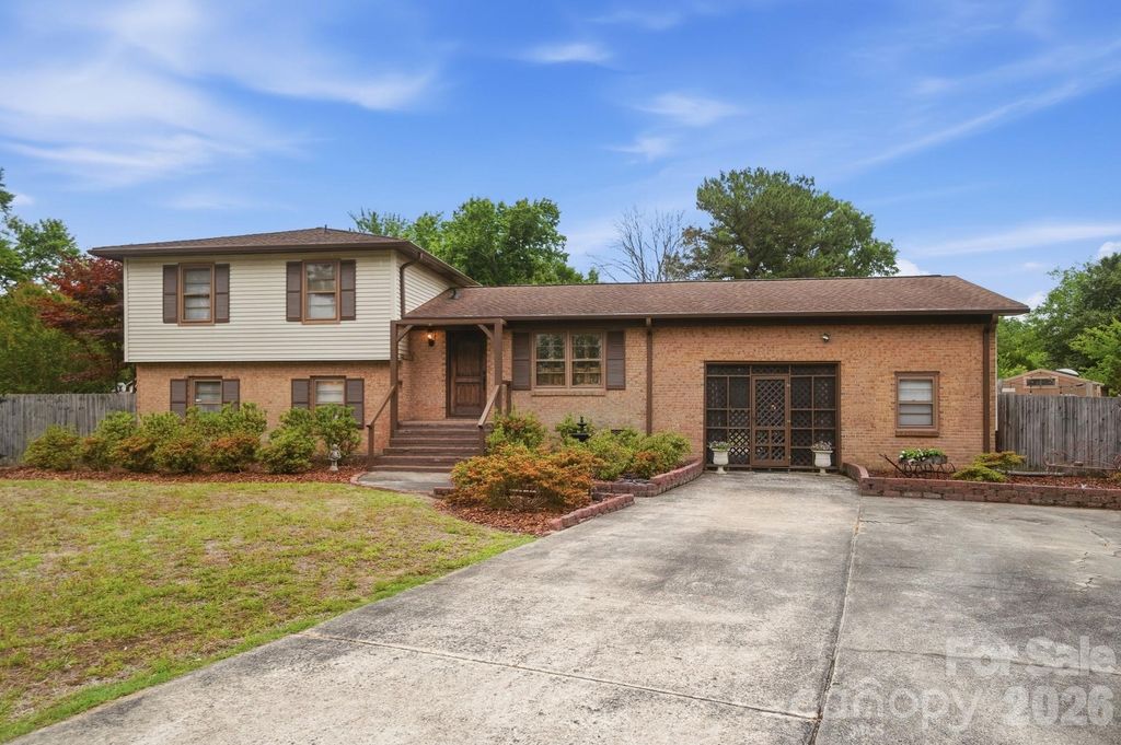 12006 Swanee Lane, Charlotte, NC 28273