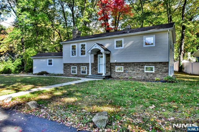 10 Cedar Trail, Kinnelon Borough, NJ 07405