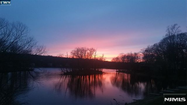10 Cedar Trail, Kinnelon Borough, NJ 07405