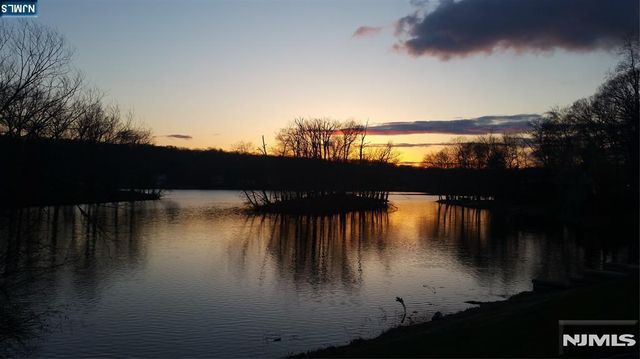 10 Cedar Trail, Kinnelon Borough, NJ 07405
