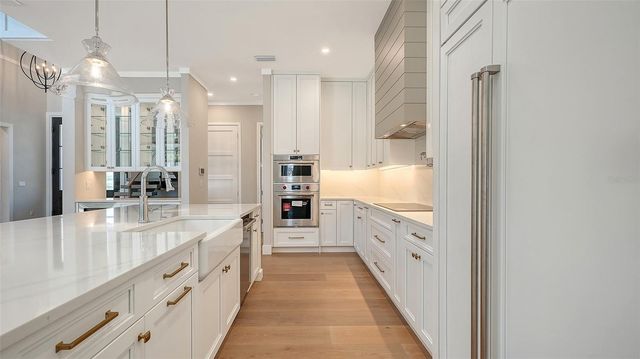 1516 S ORANGE AVENUE, Sarasota, FL 34239