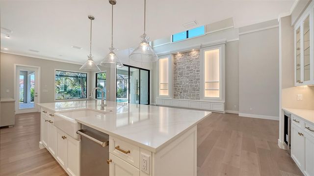 1516 S ORANGE AVENUE, Sarasota, FL 34239