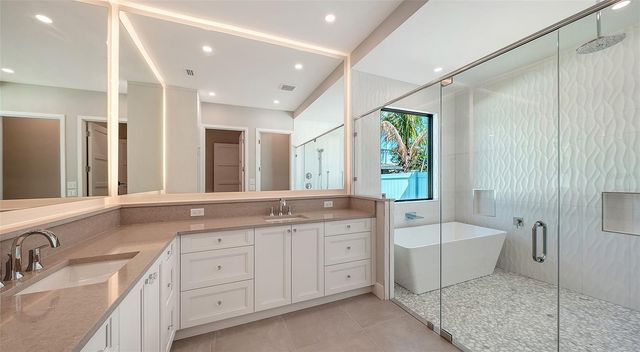 1516 S ORANGE AVENUE, Sarasota, FL 34239