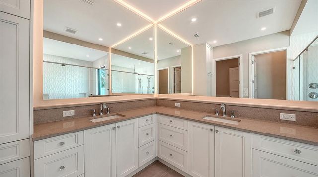 1516 S ORANGE AVENUE, Sarasota, FL 34239