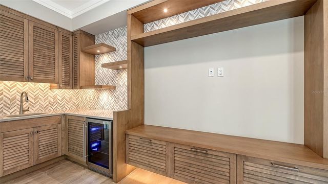 1516 S ORANGE AVENUE, Sarasota, FL 34239