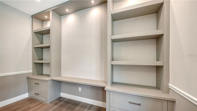 1516 S ORANGE AVENUE, Sarasota, FL 34239