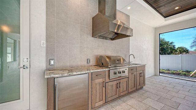 1516 S ORANGE AVENUE, Sarasota, FL 34239