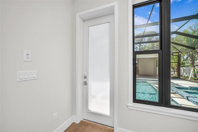1516 S ORANGE AVENUE, Sarasota, FL 34239