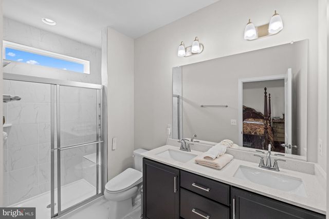 4833 VISTA GLEN LN, Lanham, MD 20706