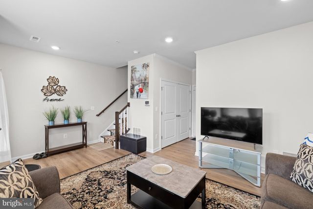 4833 VISTA GLEN LN, Lanham, MD 20706