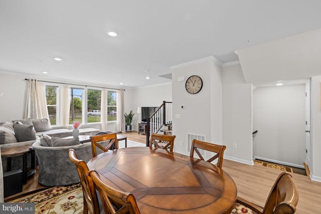 4833 VISTA GLEN LN, Lanham, MD 20706
