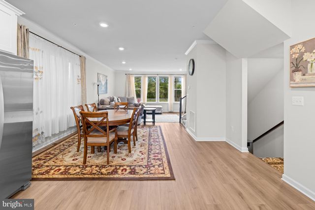 4833 VISTA GLEN LN, Lanham, MD 20706