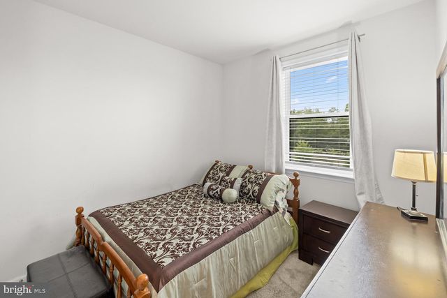 4833 VISTA GLEN LN, Lanham, MD 20706