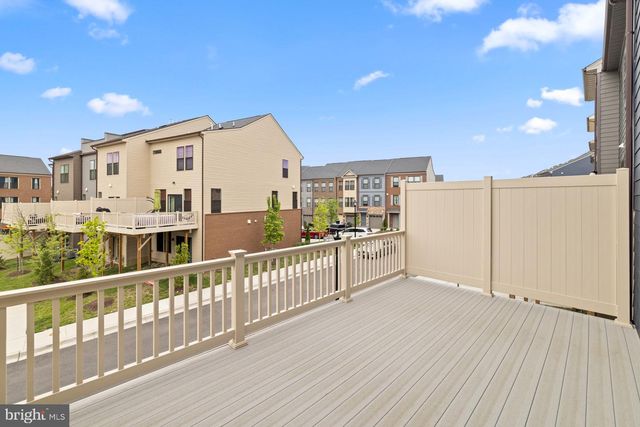 4833 VISTA GLEN LN, Lanham, MD 20706