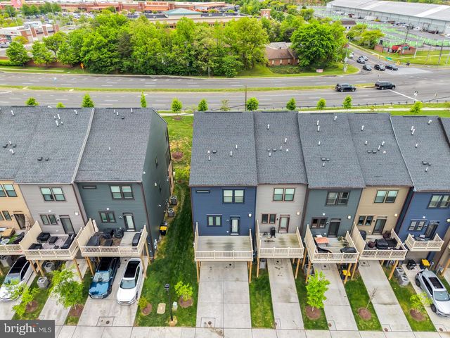 4833 VISTA GLEN LN, Lanham, MD 20706