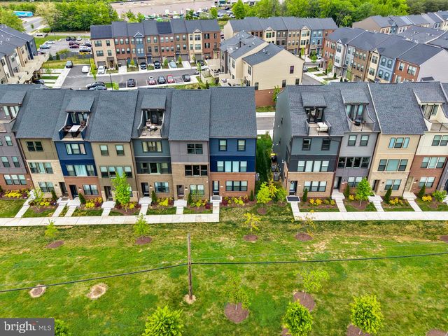 4833 VISTA GLEN LN, Lanham, MD 20706