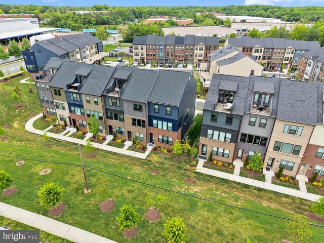 4833 VISTA GLEN LN, Lanham, MD 20706