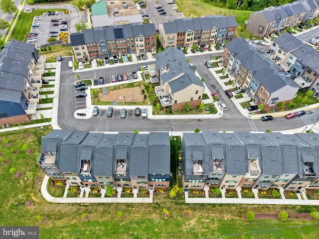 4833 VISTA GLEN LN, Lanham, MD 20706