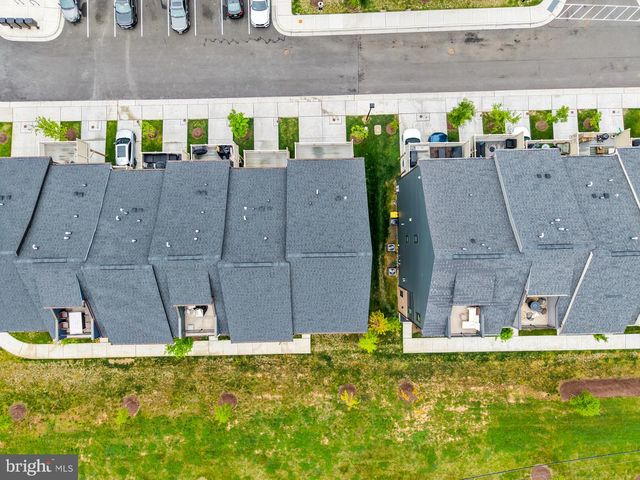 4833 VISTA GLEN LN, Lanham, MD 20706
