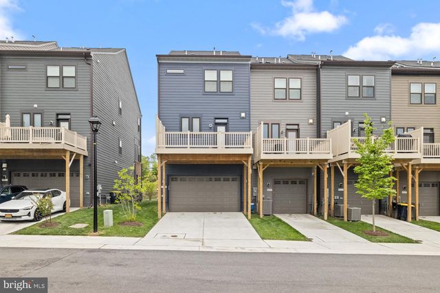 4833 VISTA GLEN LN, Lanham, MD 20706