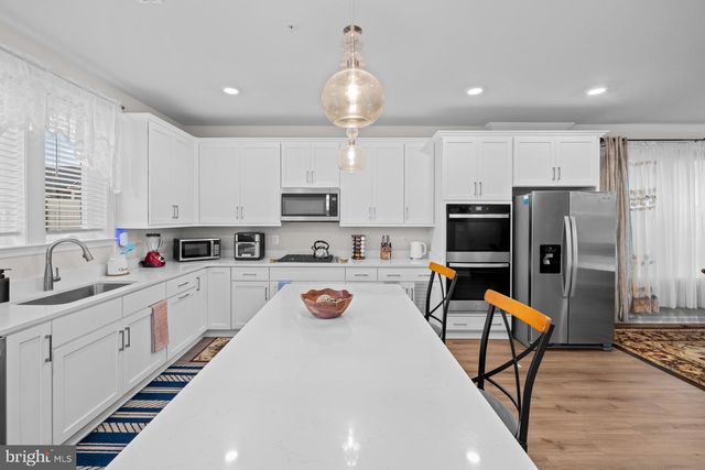 4833 VISTA GLEN LN, Lanham, MD 20706