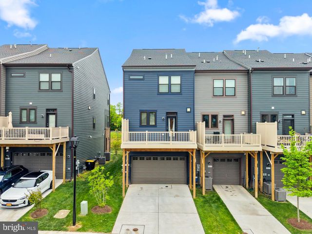 4833 VISTA GLEN LN, Lanham, MD 20706