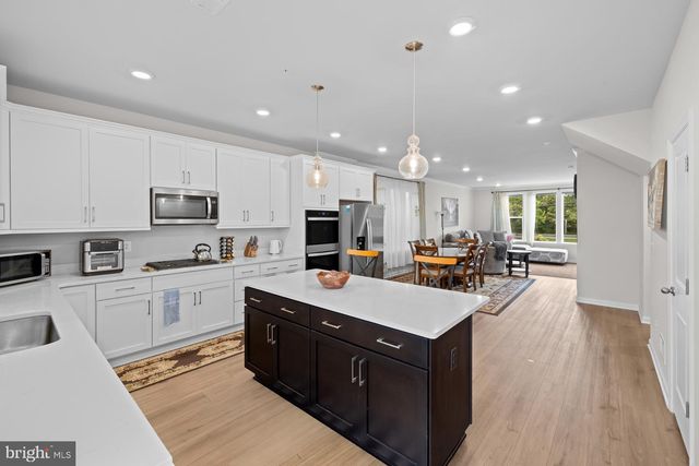 4833 VISTA GLEN LN, Lanham, MD 20706